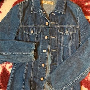 Fitted denim jacket